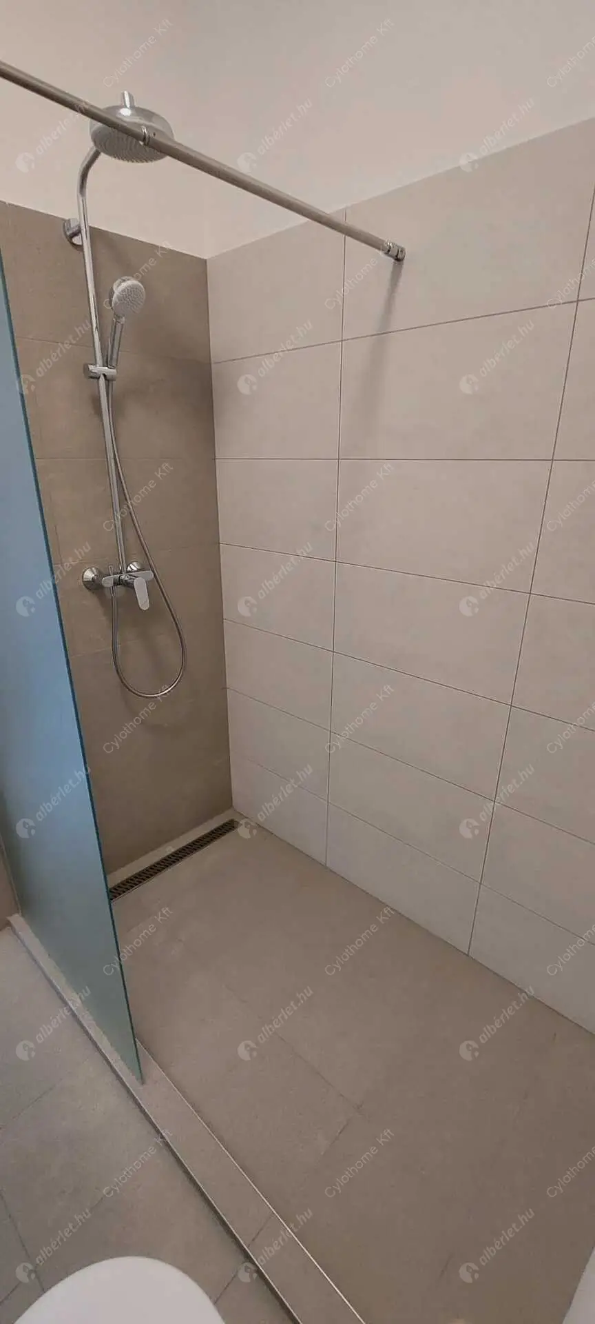 Kiadó albérlet 462000 Ft/hó áron: Budapest, V. kerület  Alkotmány utca. Mérete: 78 nm, 2 szobás | Alberlet.hu - 6481676