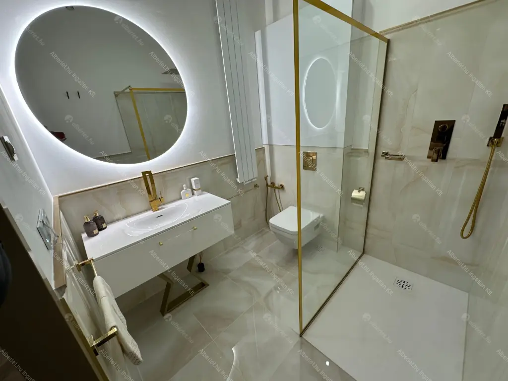 Kiadó albérlet 1300000 Ft/hó áron: Budapest, V. kerület  Alkotmány utca. Mérete: 80 nm, 3 szobás | Alberlet.hu - 6657591