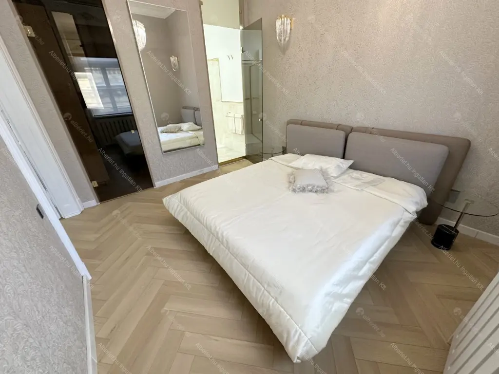 Kiadó albérlet 1247000 Ft/hó áron: Budapest, V. kerület  Alkotmány utca. Mérete: 80 nm, 3 szobás | Alberlet.hu - 6682546