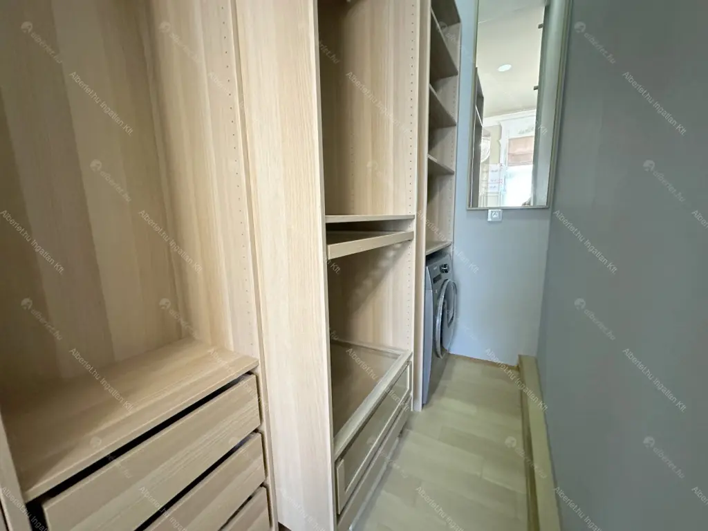 Kiadó albérlet 1247000 Ft/hó áron: Budapest, V. kerület  Alkotmány utca. Mérete: 80 nm, 3 szobás | Alberlet.hu - 6682548