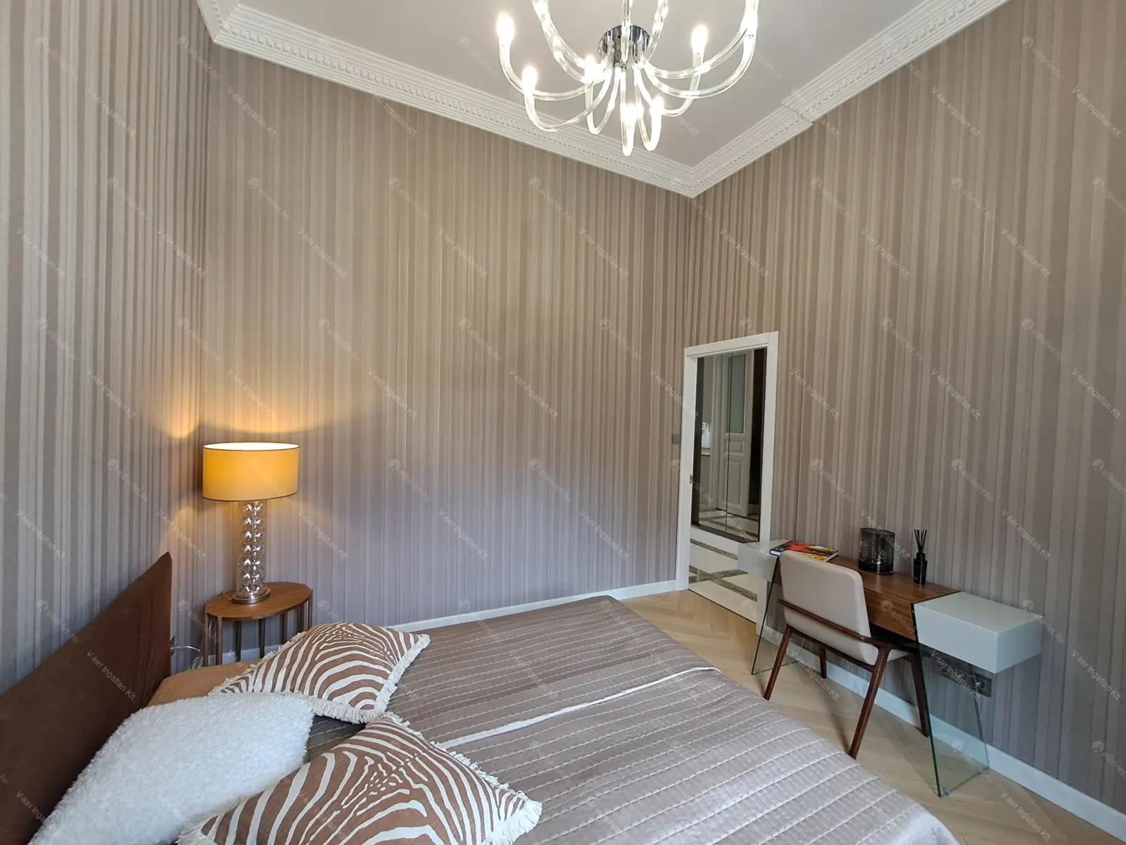 Kiadó albérlet 1024000 Ft/hó áron: Budapest, V. kerület  Alkotmány utca. Mérete: 85 nm, 3 szobás | Alberlet.hu - 6706532