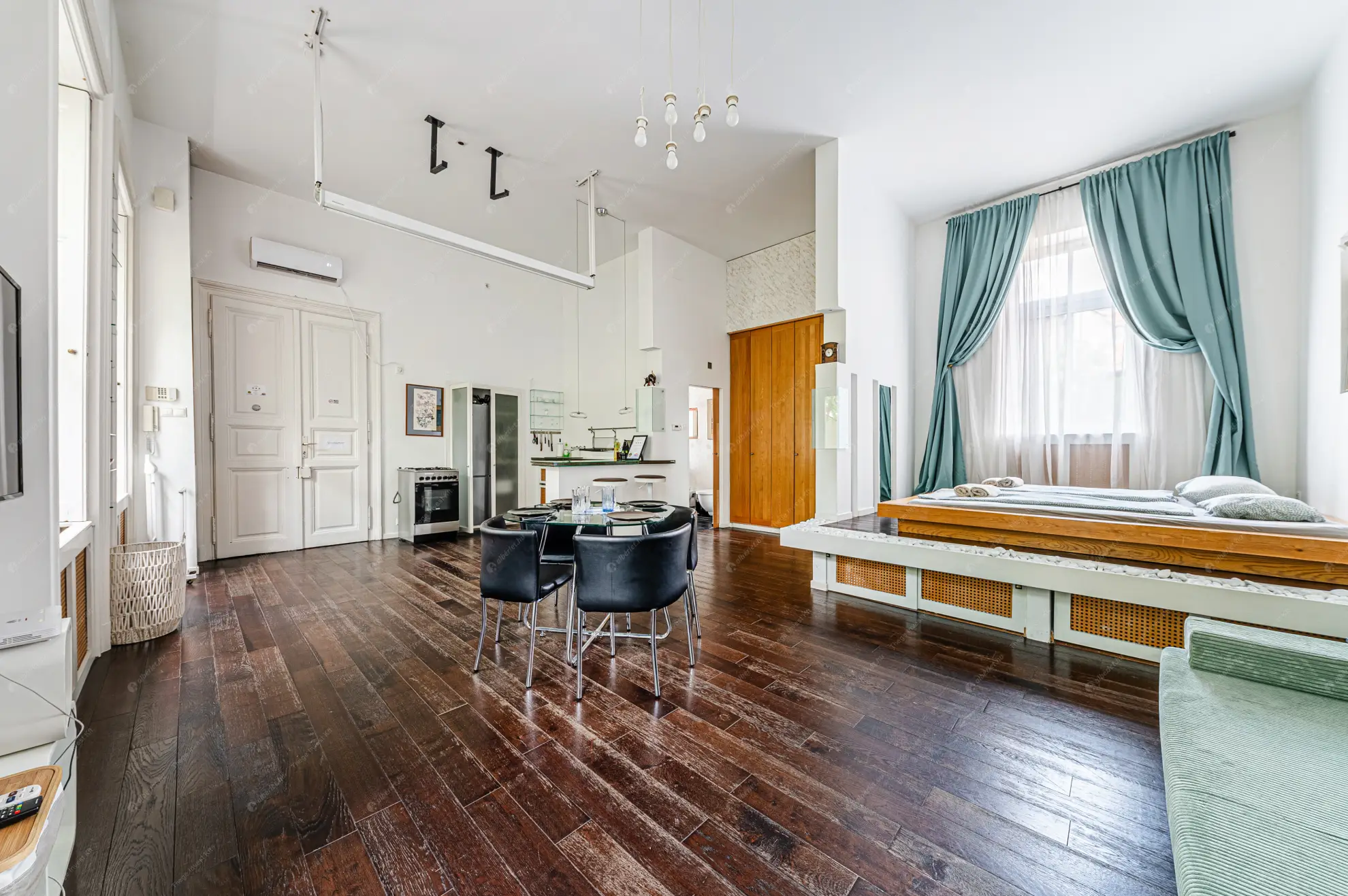 Kiadó albérlet 310000 Ft/hó áron: Budapest, V. kerület  Andrássy út. Mérete: 50 nm, 1 szobás | Alberlet.hu - 6623121