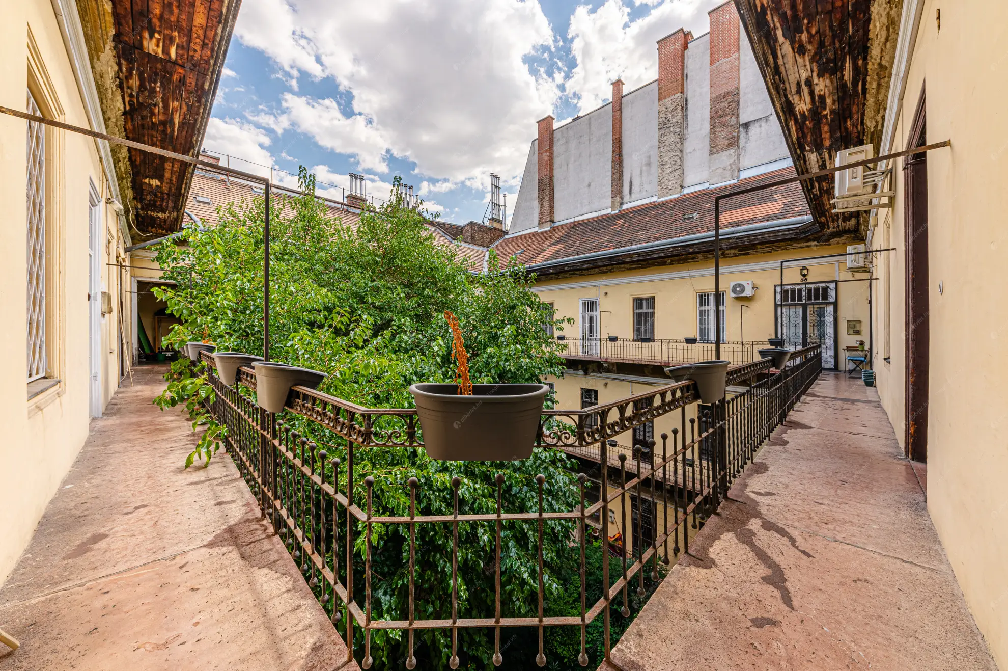 Kiadó albérlet 310000 Ft/hó áron: Budapest, V. kerület  Andrássy út. Mérete: 50 nm, 1 szobás | Alberlet.hu - 6623129