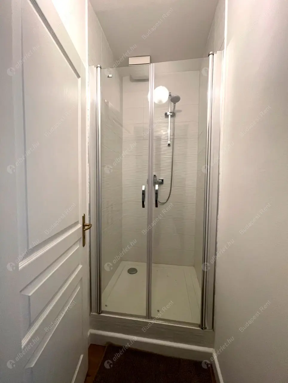 Kiadó albérlet 650000 Ft/hó áron: Budapest, V. kerület  Arany János utca. Mérete: 110 nm, 3 szobás | Alberlet.hu - 6290879