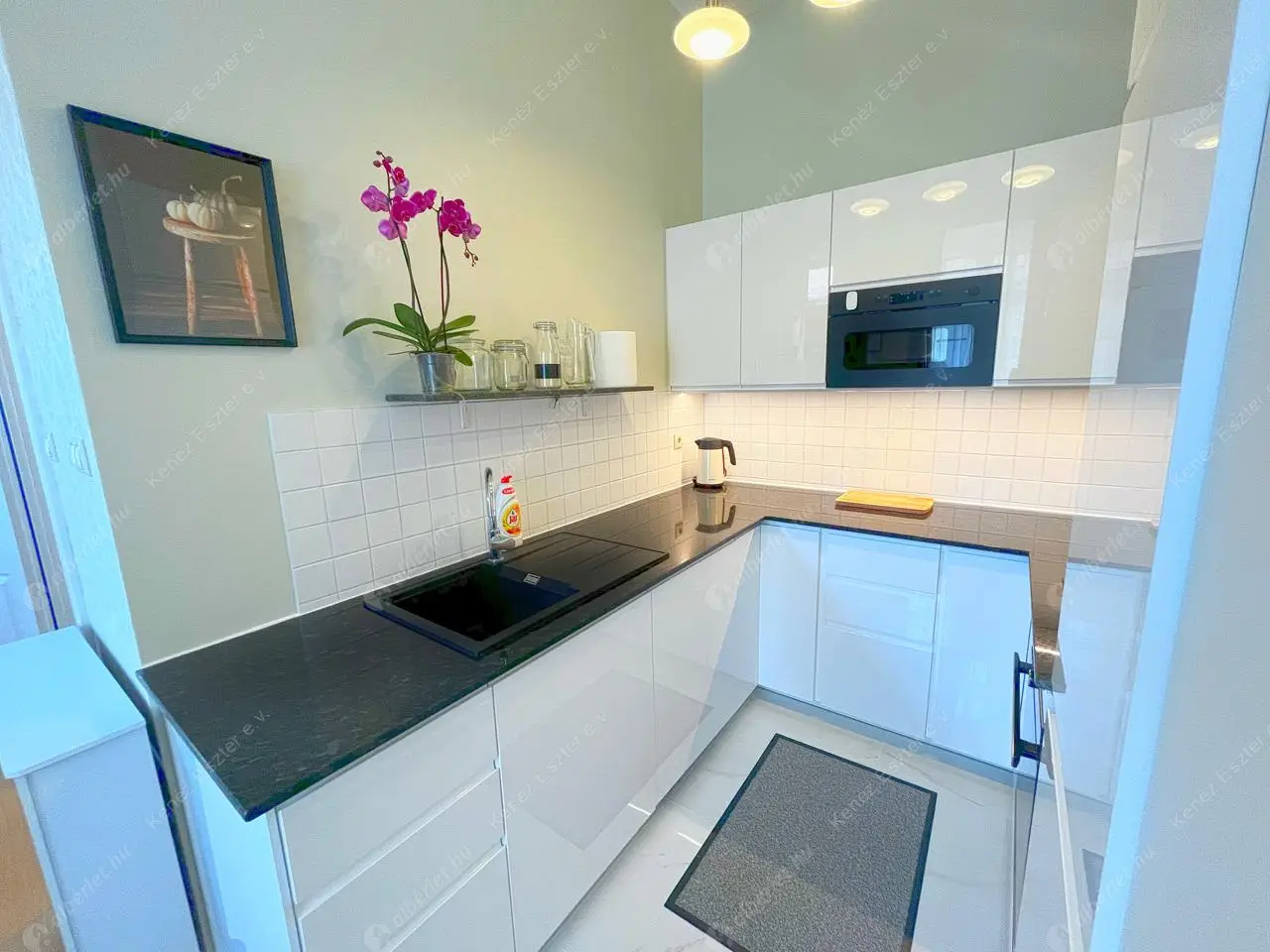 Kiadó albérlet 450000 Ft/hó áron: Budapest, V. kerület  Arany János utca. Mérete: 45 nm, 1 szobás | Alberlet.hu - 6392049