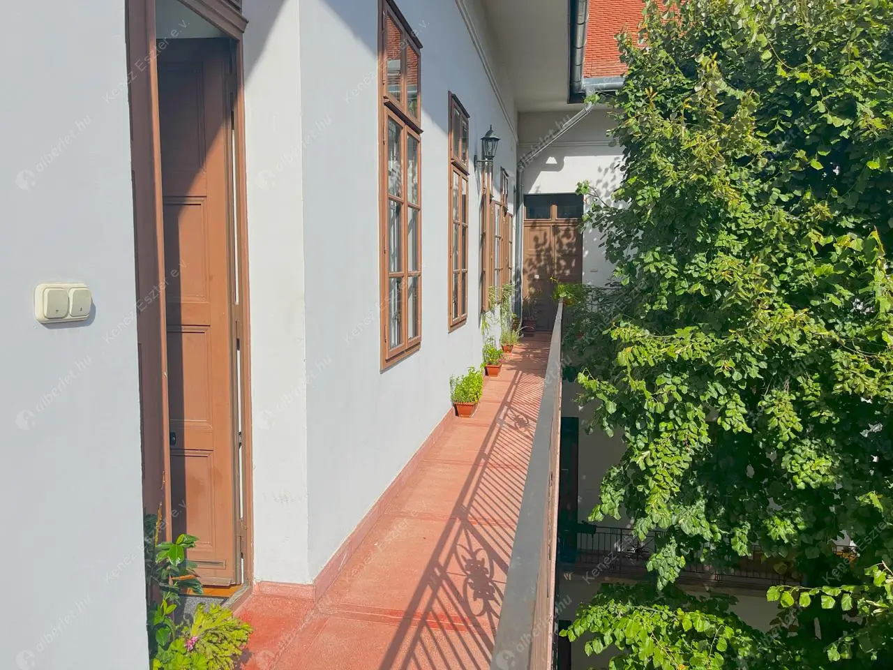 Kiadó albérlet 450000 Ft/hó áron: Budapest, V. kerület  Arany János utca. Mérete: 45 nm, 1 szobás | Alberlet.hu - 6392050