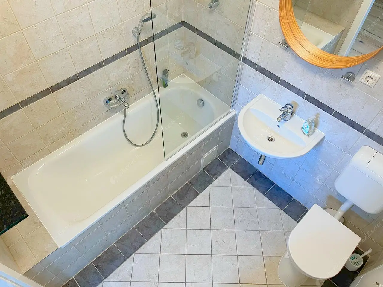 Kiadó albérlet 450000 Ft/hó áron: Budapest, V. kerület  Arany János utca. Mérete: 45 nm, 1 szobás | Alberlet.hu - 6392051