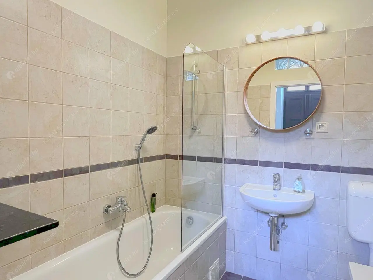 Kiadó albérlet 450000 Ft/hó áron: Budapest, V. kerület  Arany János utca. Mérete: 45 nm, 1 szobás | Alberlet.hu - 6392052