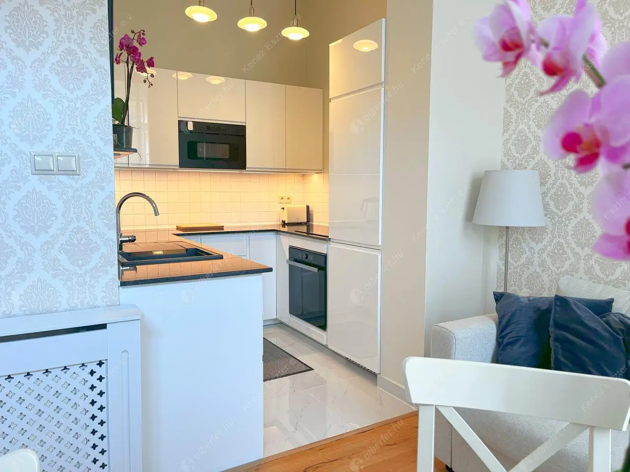 Kiadó albérlet 450000 Ft/hó áron: Budapest, V. kerület  Arany János utca. Mérete: 45 nm, 1 szobás | Alberlet.hu - 6392053