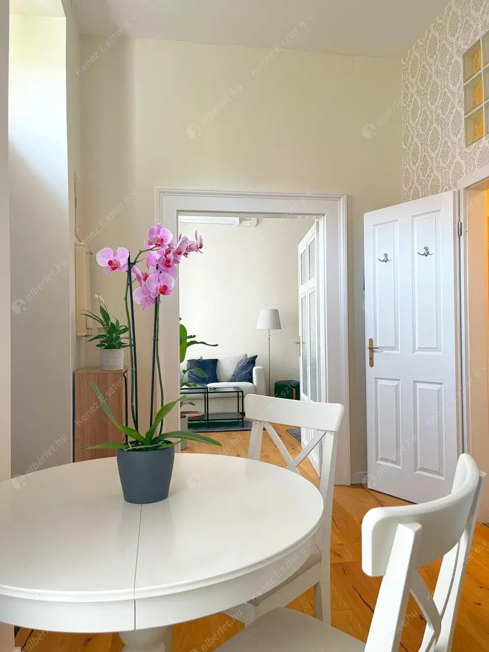 Kiadó albérlet 450000 Ft/hó áron: Budapest, V. kerület  Arany János utca. Mérete: 45 nm, 1 szobás | Alberlet.hu - 6392057