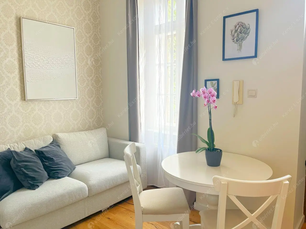 Kiadó albérlet 450000 Ft/hó áron: Budapest, V. kerület  Arany János utca. Mérete: 45 nm, 1 szobás | Alberlet.hu - 6392058