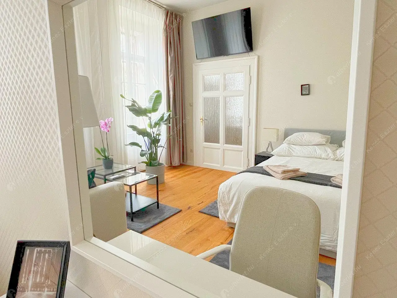 Kiadó albérlet 450000 Ft/hó áron: Budapest, V. kerület  Arany János utca. Mérete: 45 nm, 1 szobás | Alberlet.hu - 6392061