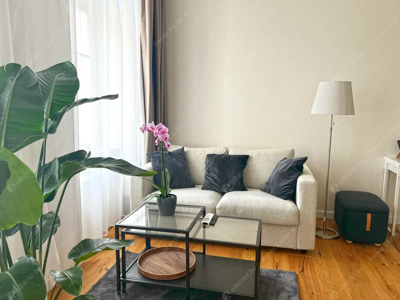 Kiadó albérlet 450000 Ft/hó áron: Budapest, V. kerület  Arany János utca. Mérete: 45 nm, 1 szobás | Alberlet.hu - 6392065