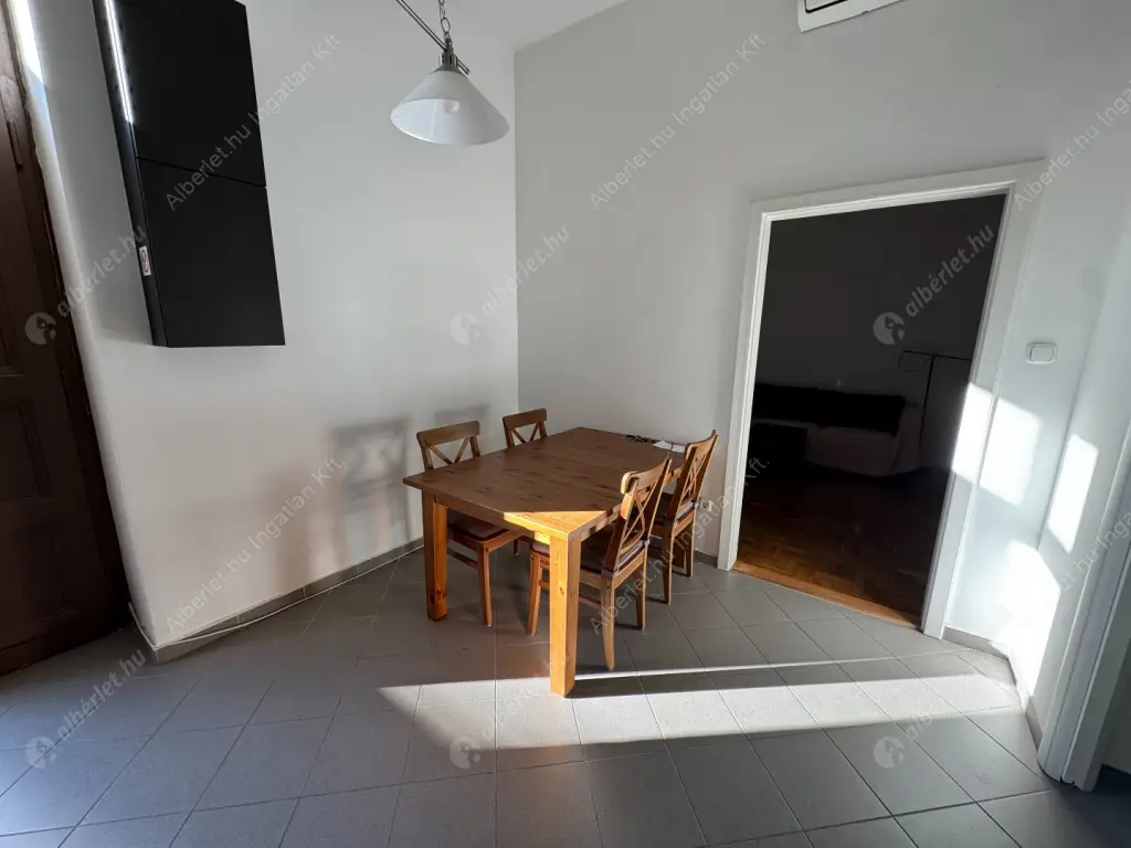 Kiadó albérlet 343000 Ft/hó áron: Budapest, V. kerület  Arany János utca. Mérete: 66 nm, 3 szobás | Alberlet.hu - 6561016