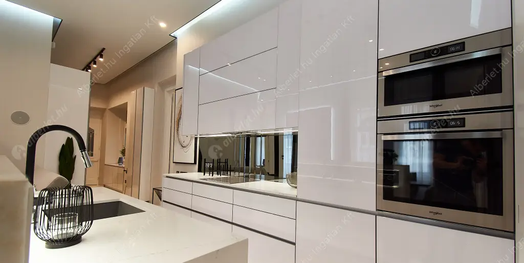 Kiadó albérlet 1362000 Ft/hó áron: Budapest, V. kerület  Aranykéz utca. Mérete: 121 nm, 4 szobás | Alberlet.hu - 6637596