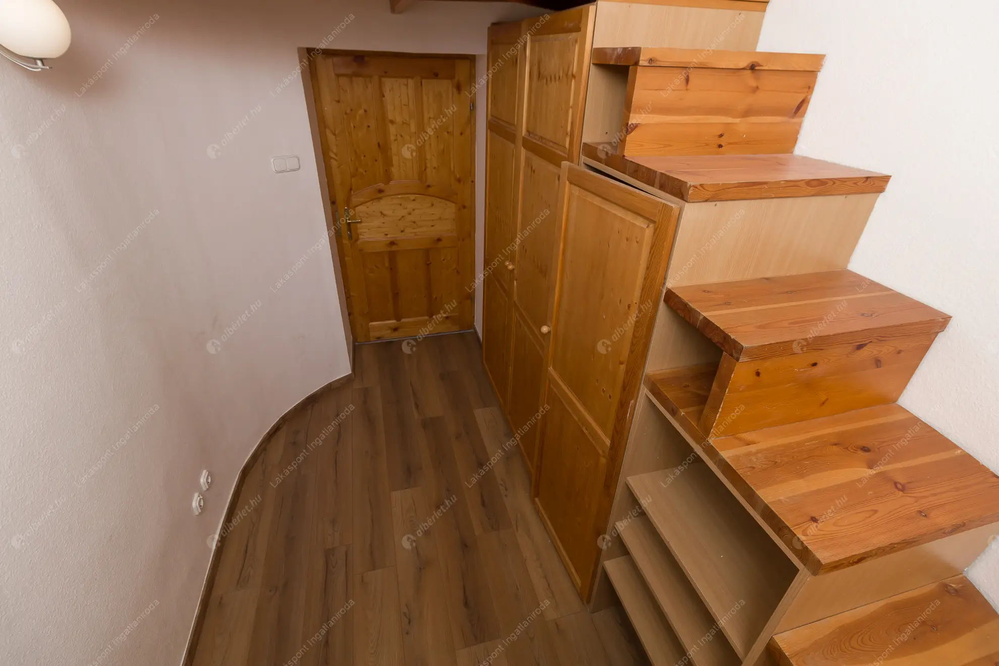 Kiadó albérlet 372000 Ft/hó áron: Budapest, V. kerület  Aulich utca. Mérete: 79 nm, 3 szobás | Alberlet.hu - 6607918