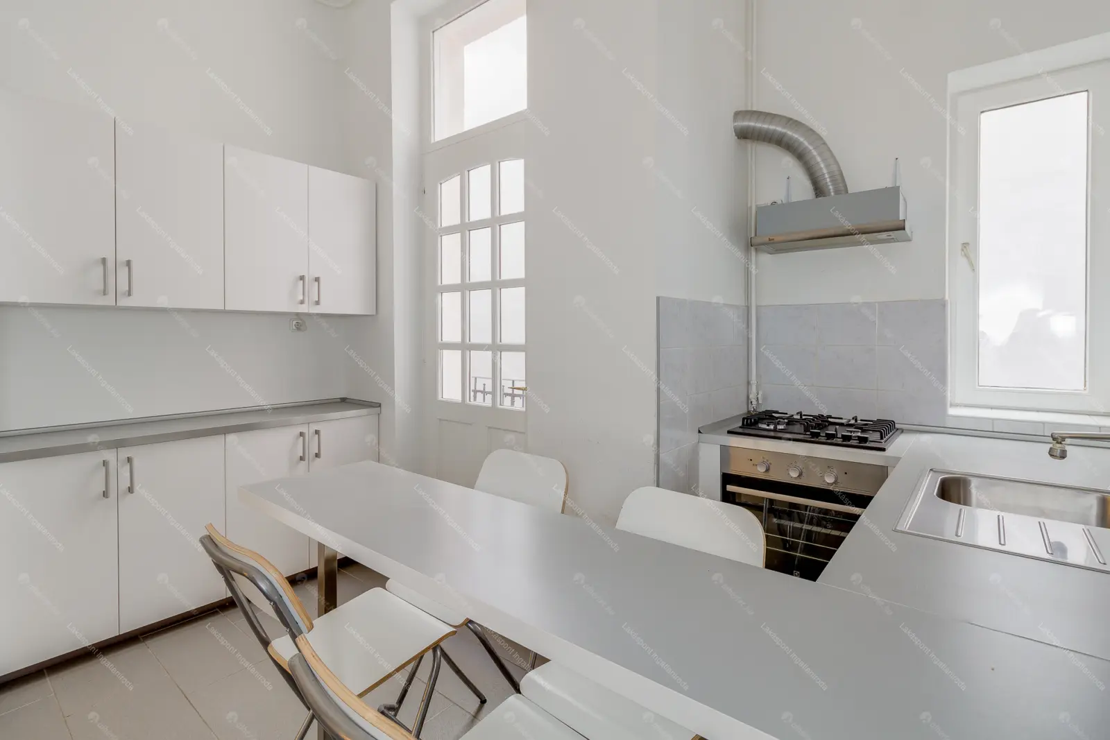 Kiadó albérlet 344000 Ft/hó áron: Budapest, V. kerület  Aulich utca. Mérete: 79 nm, 3 szobás | Alberlet.hu - 6704514