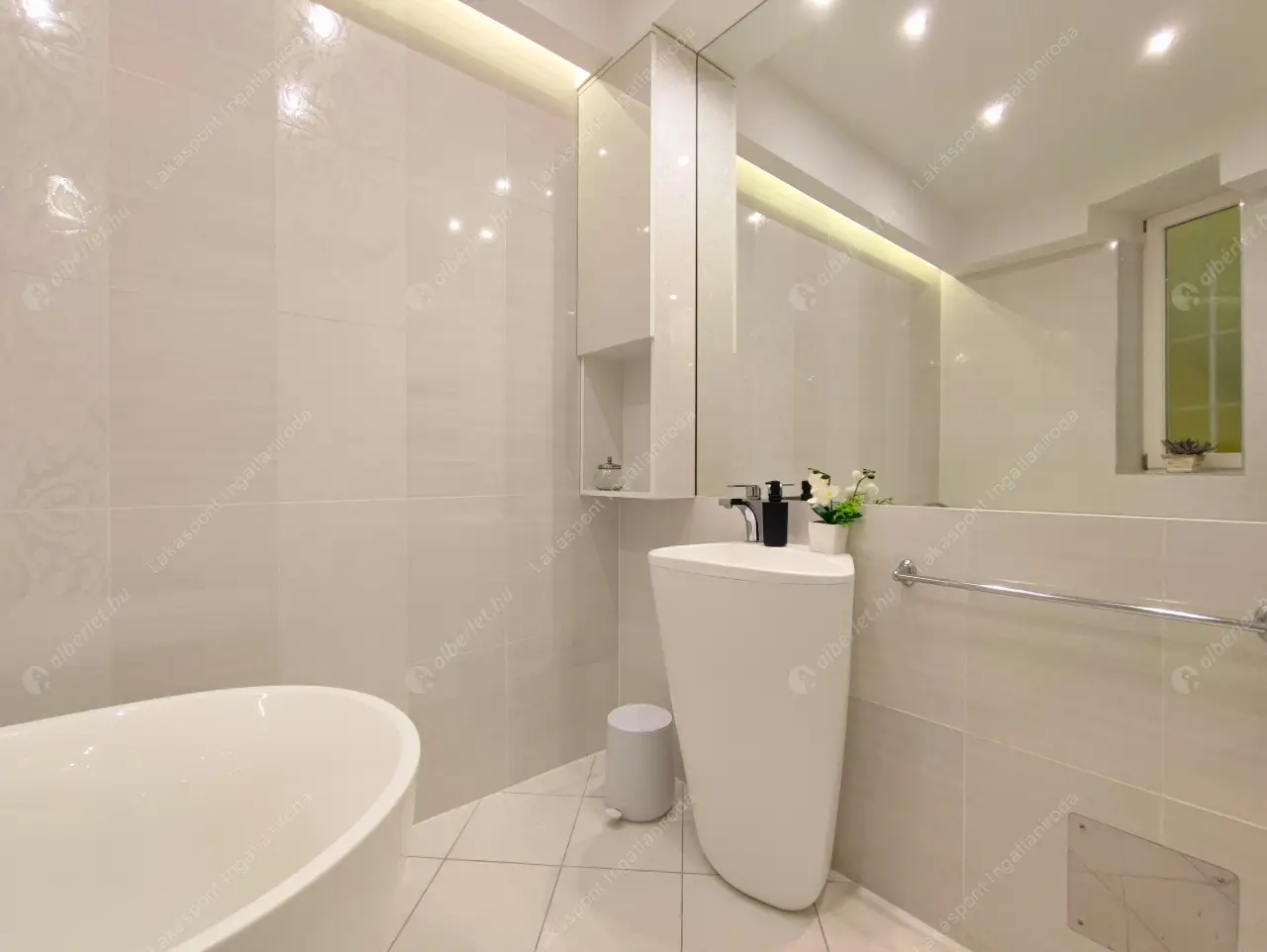 Kiadó albérlet 770000 Ft/hó áron: Budapest, V. kerület  Aulich utca. Mérete: 80 nm, 3 szobás | Alberlet.hu - 6457998