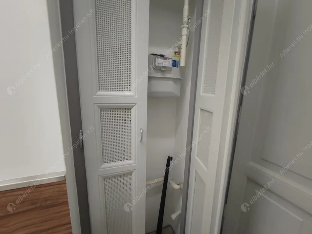 Kiadó albérlet 718000 Ft/hó áron: Budapest, V. kerület  Bajcsy-Zsilinszky út. Mérete: 113 nm, 3 szobás | Alberlet.hu - 6613190
