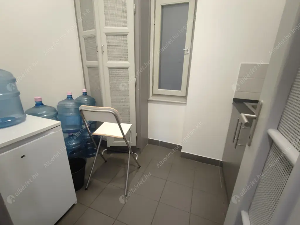Kiadó albérlet 718000 Ft/hó áron: Budapest, V. kerület  Bajcsy-Zsilinszky út. Mérete: 113 nm, 3 szobás | Alberlet.hu - 6613199