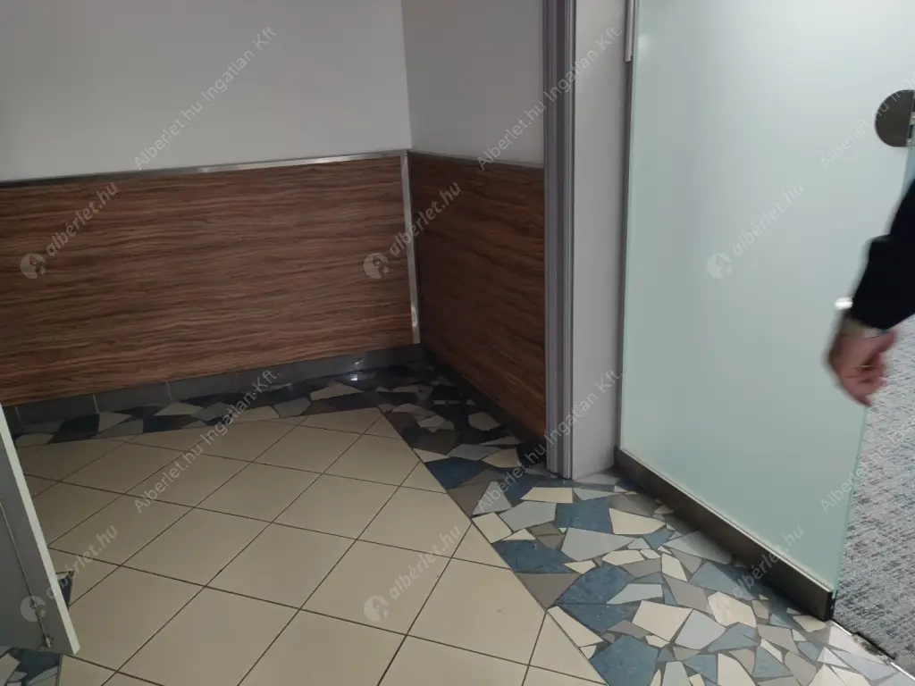 Kiadó albérlet 718000 Ft/hó áron: Budapest, V. kerület  Bajcsy-Zsilinszky út. Mérete: 113 nm, 3 szobás | Alberlet.hu - 6613205