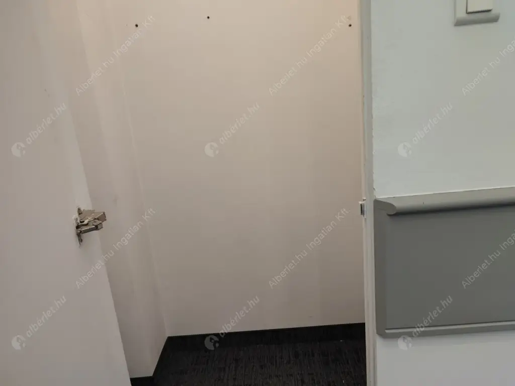 Kiadó albérlet 1355000 Ft/hó áron: Budapest, V. kerület  Bajcsy-Zsilinszky út. Mérete: 260 nm, 5 szobás | Alberlet.hu - 6613154