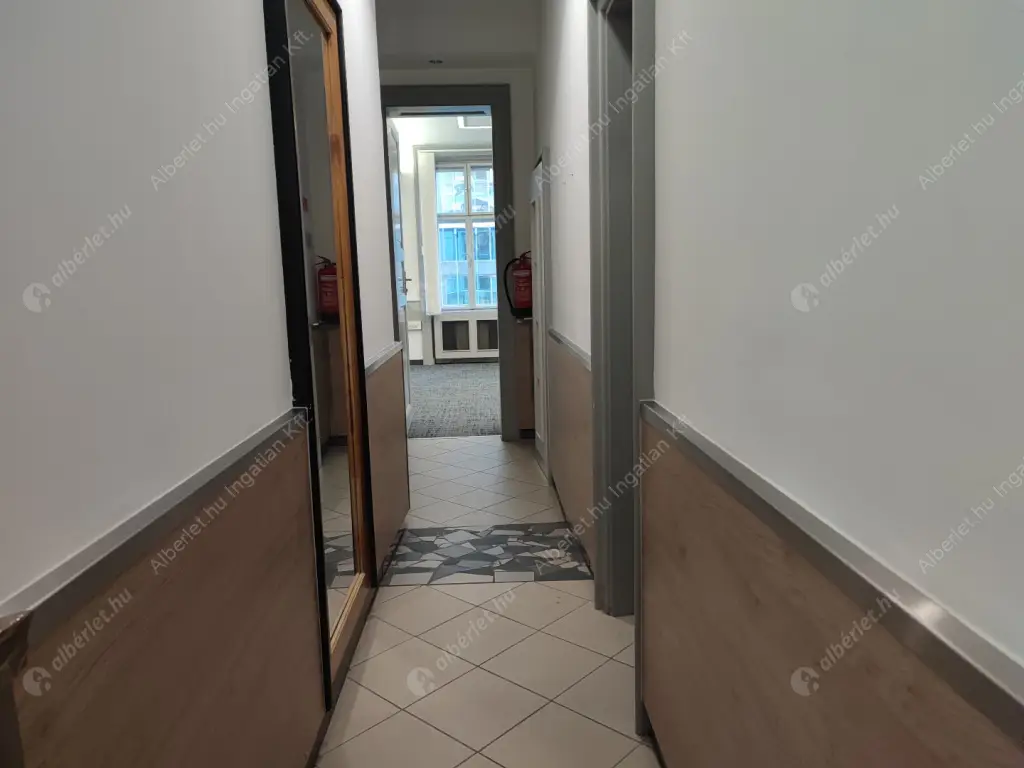 Kiadó albérlet 1355000 Ft/hó áron: Budapest, V. kerület  Bajcsy-Zsilinszky út. Mérete: 260 nm, 5 szobás | Alberlet.hu - 6613157