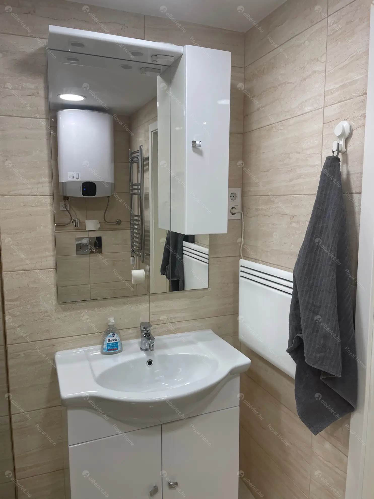 Kiadó albérlet 255000 Ft/hó áron: Budapest, V. kerület  Bajcsy-Zsilinszky út. Mérete: 35 nm, 1 szobás | Alberlet.hu - 6574505