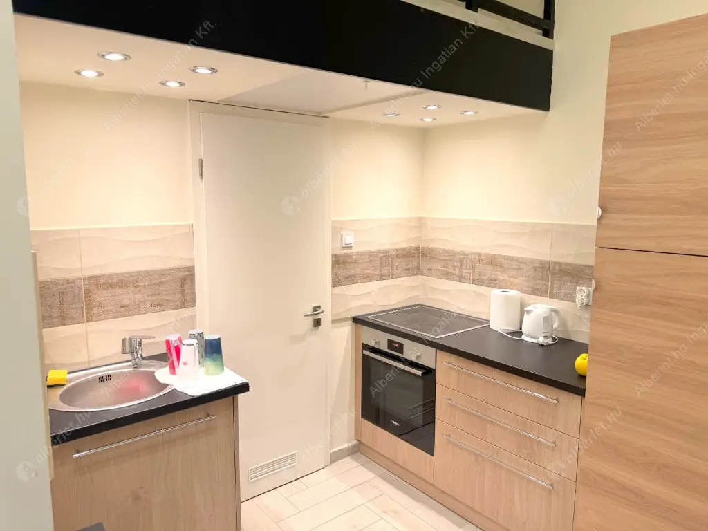 Kiadó albérlet 255000 Ft/hó áron: Budapest, V. kerület  Bajcsy-Zsilinszky út. Mérete: 38 nm, 1 szobás | Alberlet.hu - 6622195