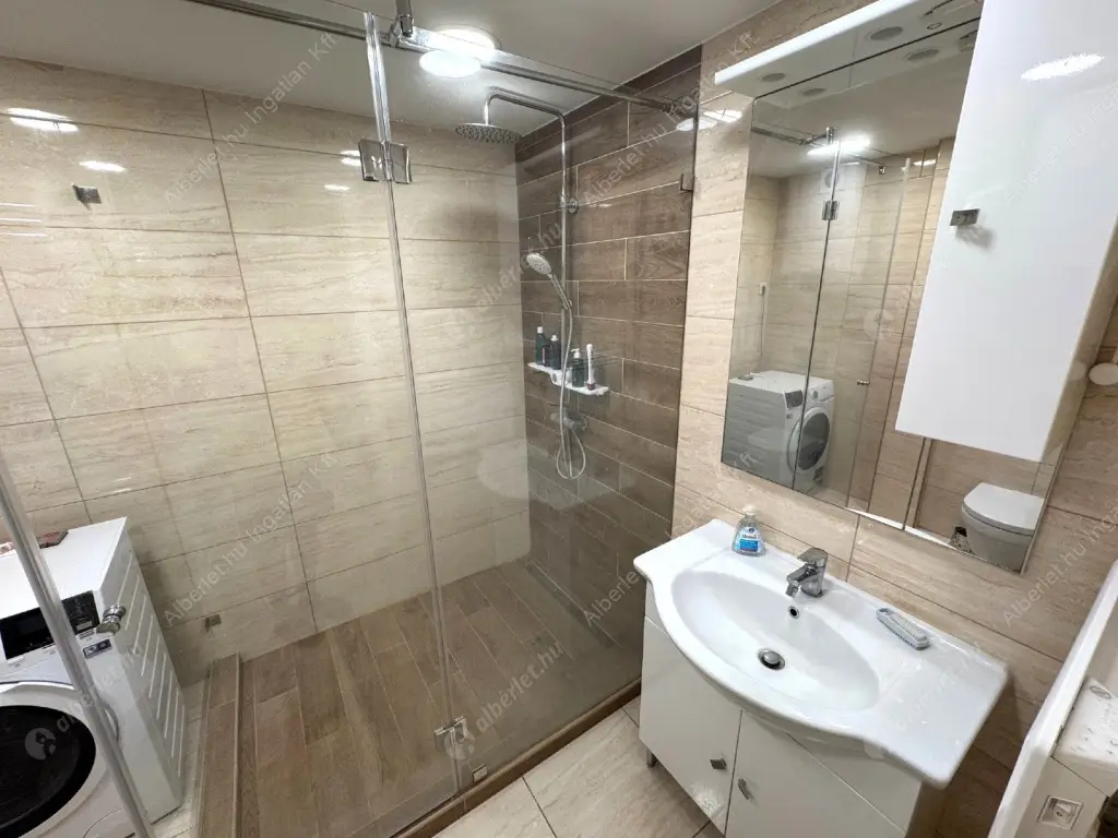 Kiadó albérlet 255000 Ft/hó áron: Budapest, V. kerület  Bajcsy-Zsilinszky út. Mérete: 38 nm, 1 szobás | Alberlet.hu - 6622197