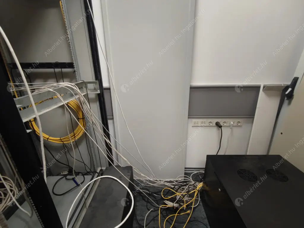 Kiadó albérlet 2745000 Ft/hó áron: Budapest, V. kerület  Bajcsy-Zsilinszky út. Mérete: 442 nm, 9 szobás | Alberlet.hu - 6613290