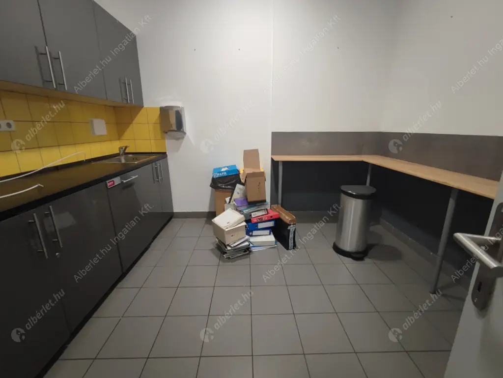 Kiadó albérlet 2745000 Ft/hó áron: Budapest, V. kerület  Bajcsy-Zsilinszky út. Mérete: 442 nm, 9 szobás | Alberlet.hu - 6613292