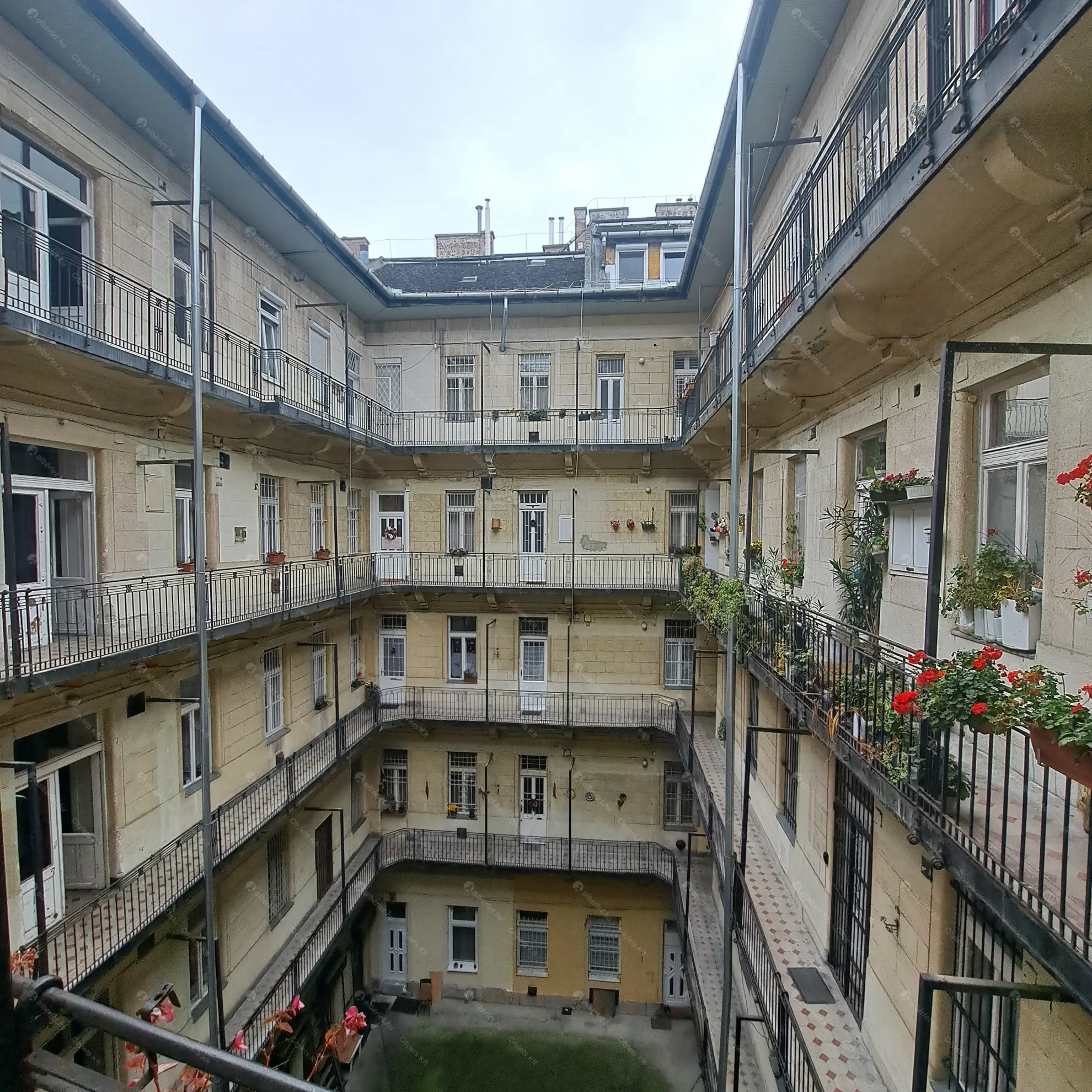 Kiadó albérlet 220000 Ft/hó áron: Budapest, V. kerület  Bajcsy-Zsilinszky út. Mérete: 44 nm, 1 szobás | Alberlet.hu - 6601609