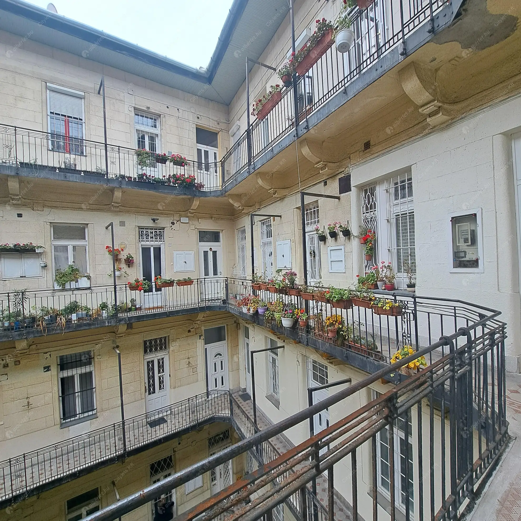 Kiadó albérlet 230000 Ft/hó áron: Budapest, V. kerület  Bajcsy-Zsilinszky út. Mérete: 44 nm, 1 szobás | Alberlet.hu - 6608144