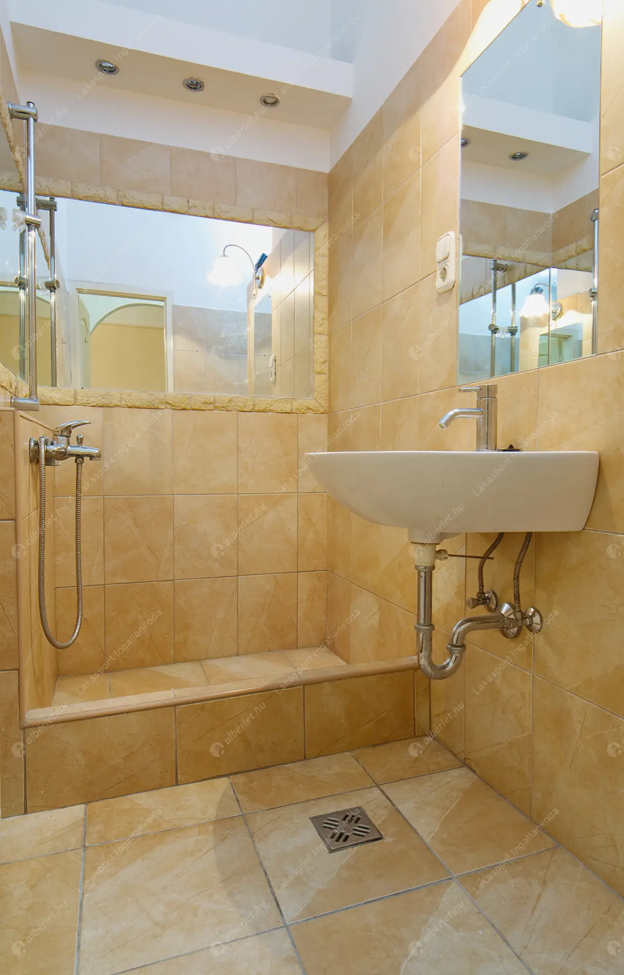 Kiadó albérlet 248000 Ft/hó áron: Budapest, V. kerület  Balassi Bálint utca. Mérete: 42 nm, 2 szobás | Alberlet.hu - 6638024