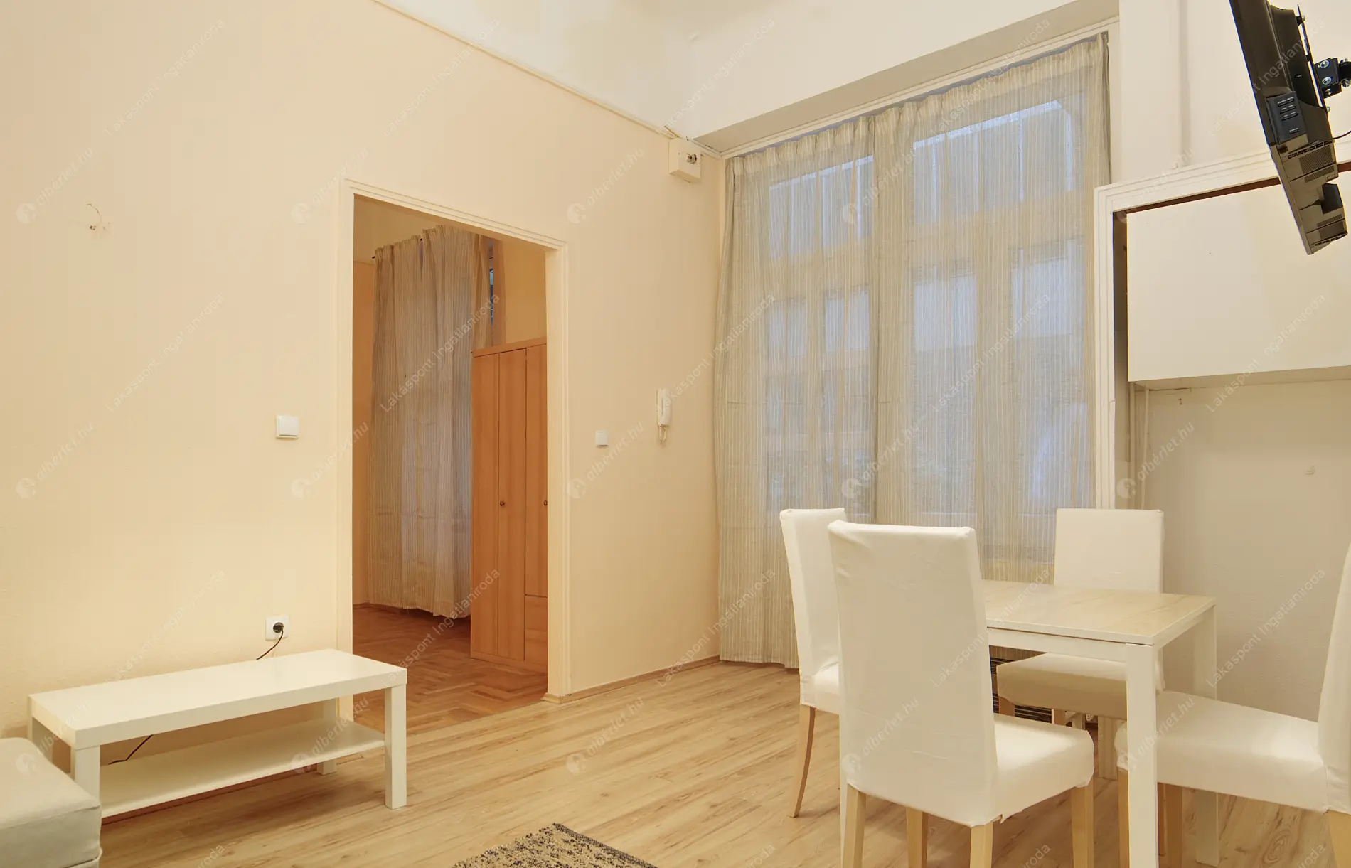 Kiadó albérlet 248000 Ft/hó áron: Budapest, V. kerület  Balassi Bálint utca. Mérete: 42 nm, 2 szobás | Alberlet.hu - 6638028