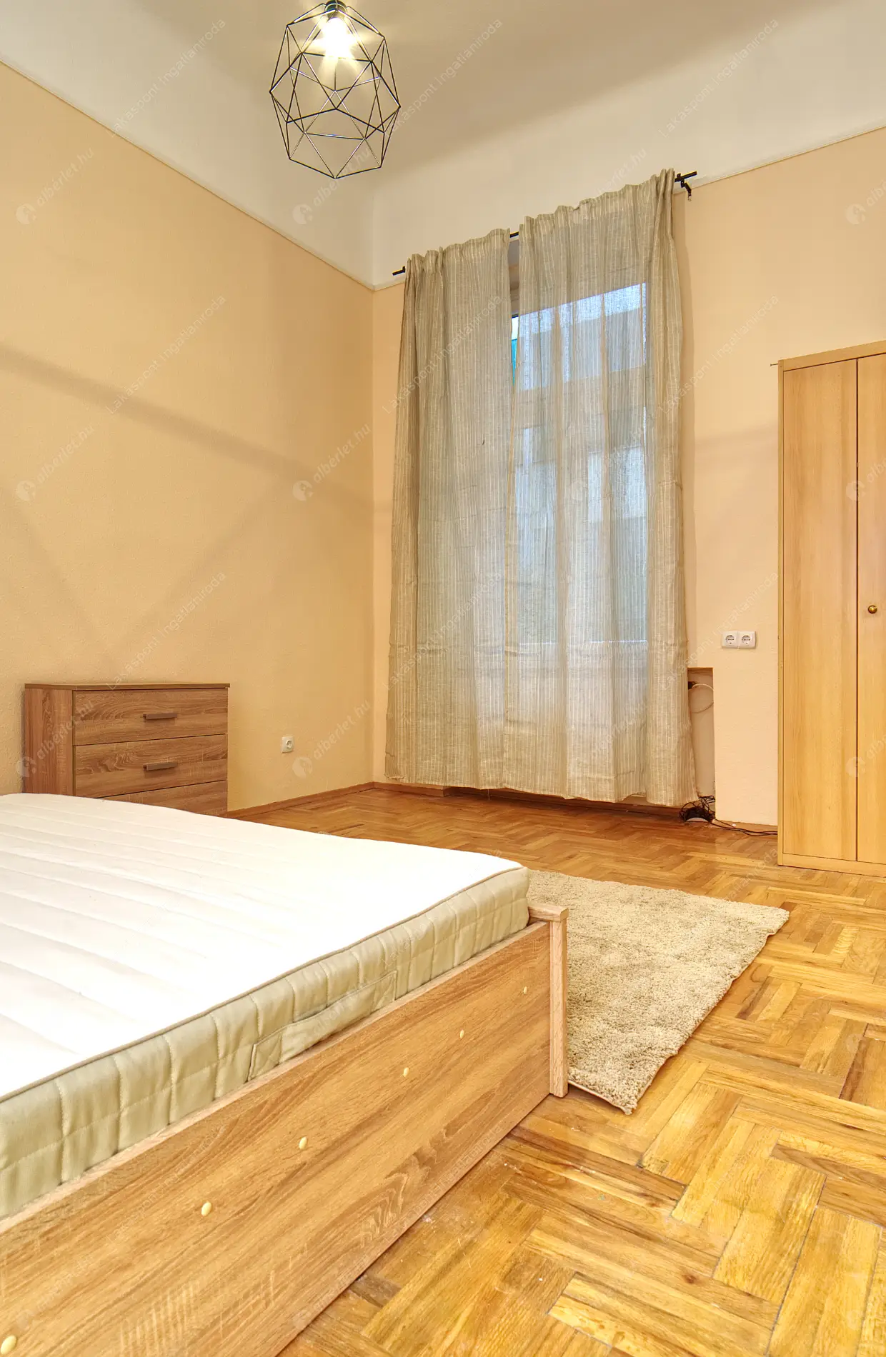 Kiadó albérlet 248000 Ft/hó áron: Budapest, V. kerület  Balassi Bálint utca. Mérete: 42 nm, 2 szobás | Alberlet.hu - 6638033