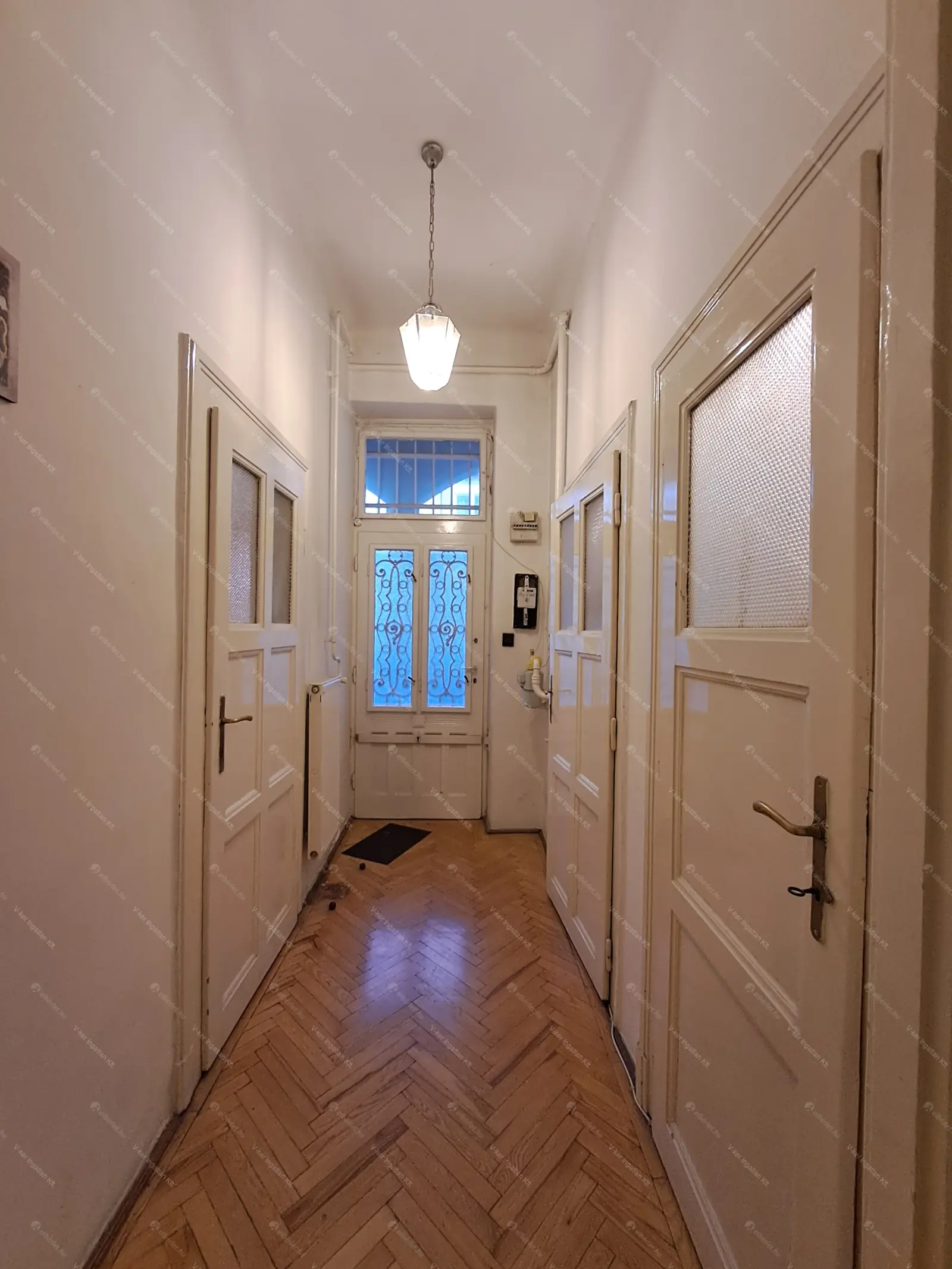 Kiadó albérlet 350000 Ft/hó áron: Budapest, V. kerület  Balassi Bálint utca. Mérete: 77 nm, 2 szobás | Alberlet.hu - 6705326