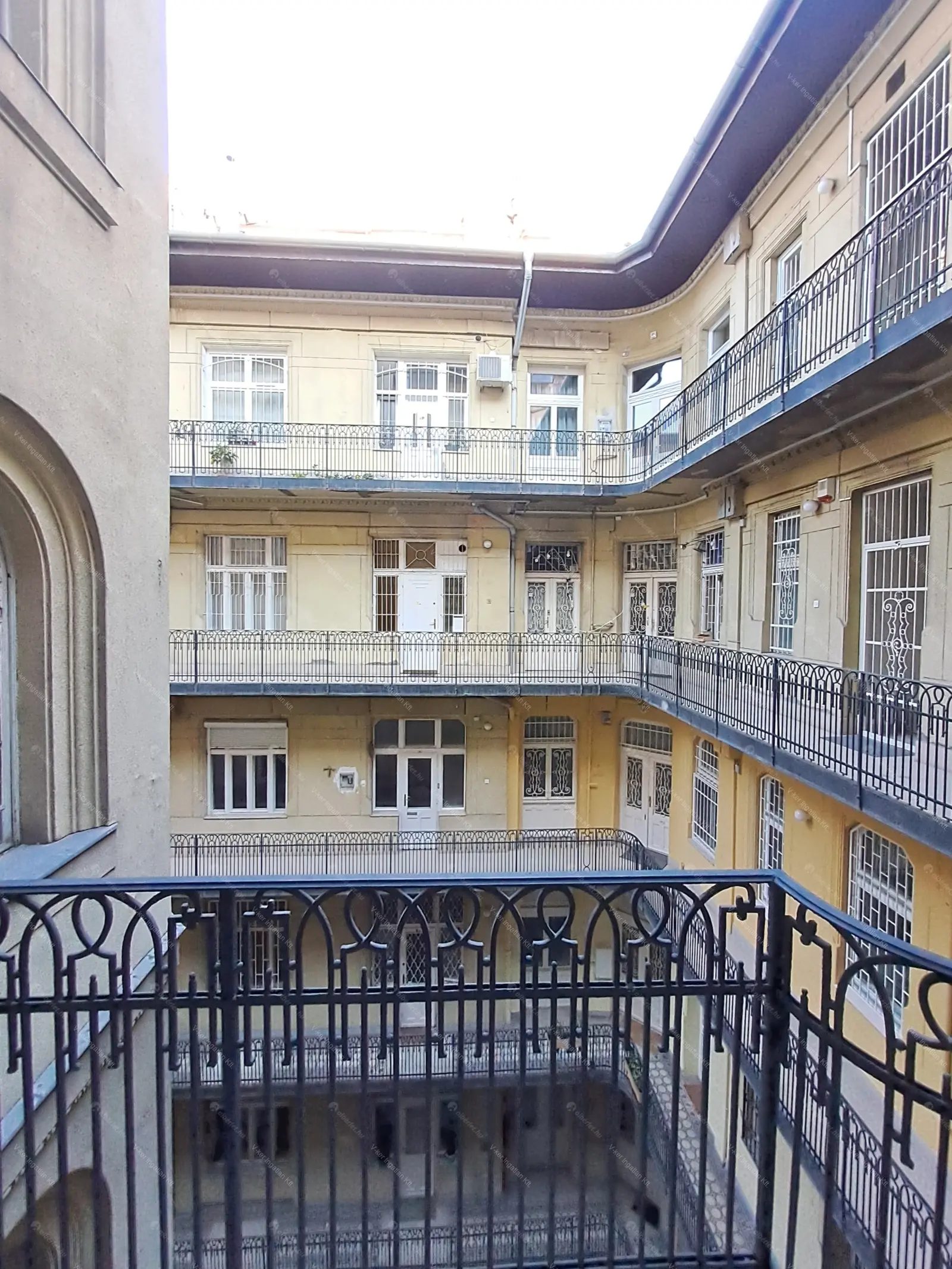 Kiadó albérlet 350000 Ft/hó áron: Budapest, V. kerület  Balassi Bálint utca. Mérete: 77 nm, 2 szobás | Alberlet.hu - 6705343