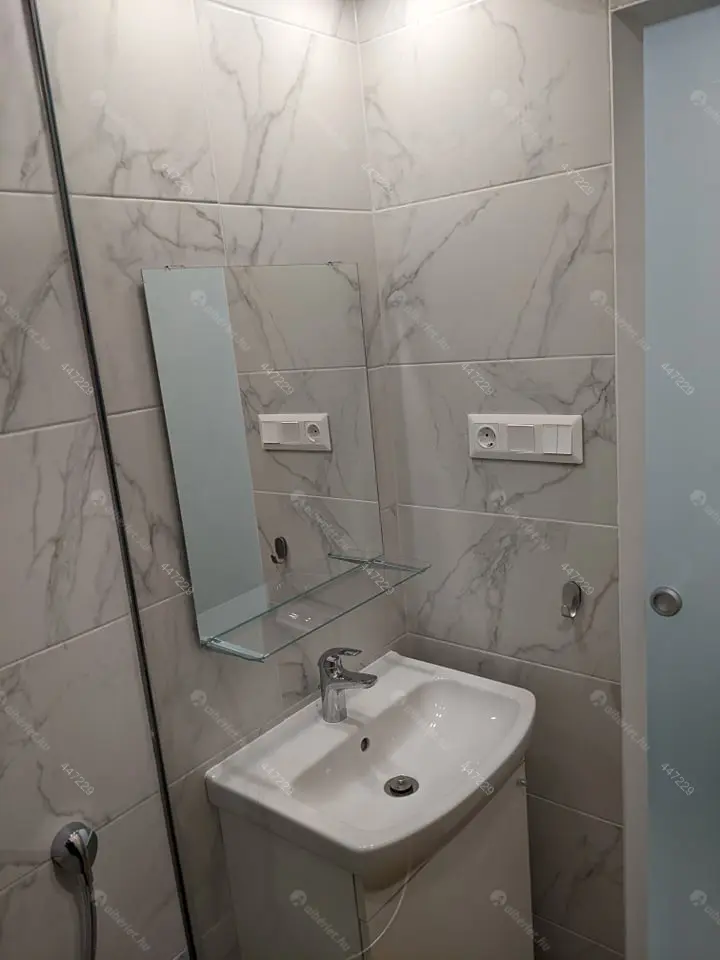 Kiadó albérlet 250000 Ft/hó áron: Budapest, V. kerület  Balaton utca. Mérete: 30 nm, 1 szobás | Alberlet.hu - 5611959