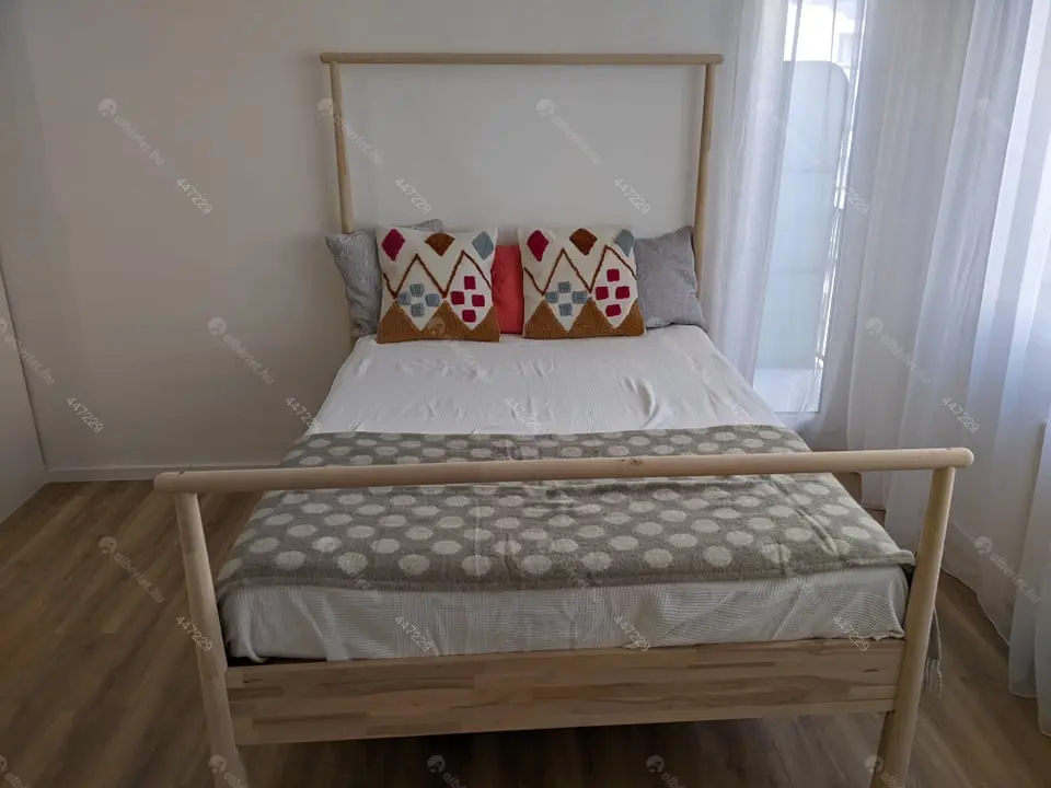 Kiadó albérlet 250000 Ft/hó áron: Budapest, V. kerület  Balaton utca. Mérete: 30 nm, 1 szobás | Alberlet.hu - 5611961