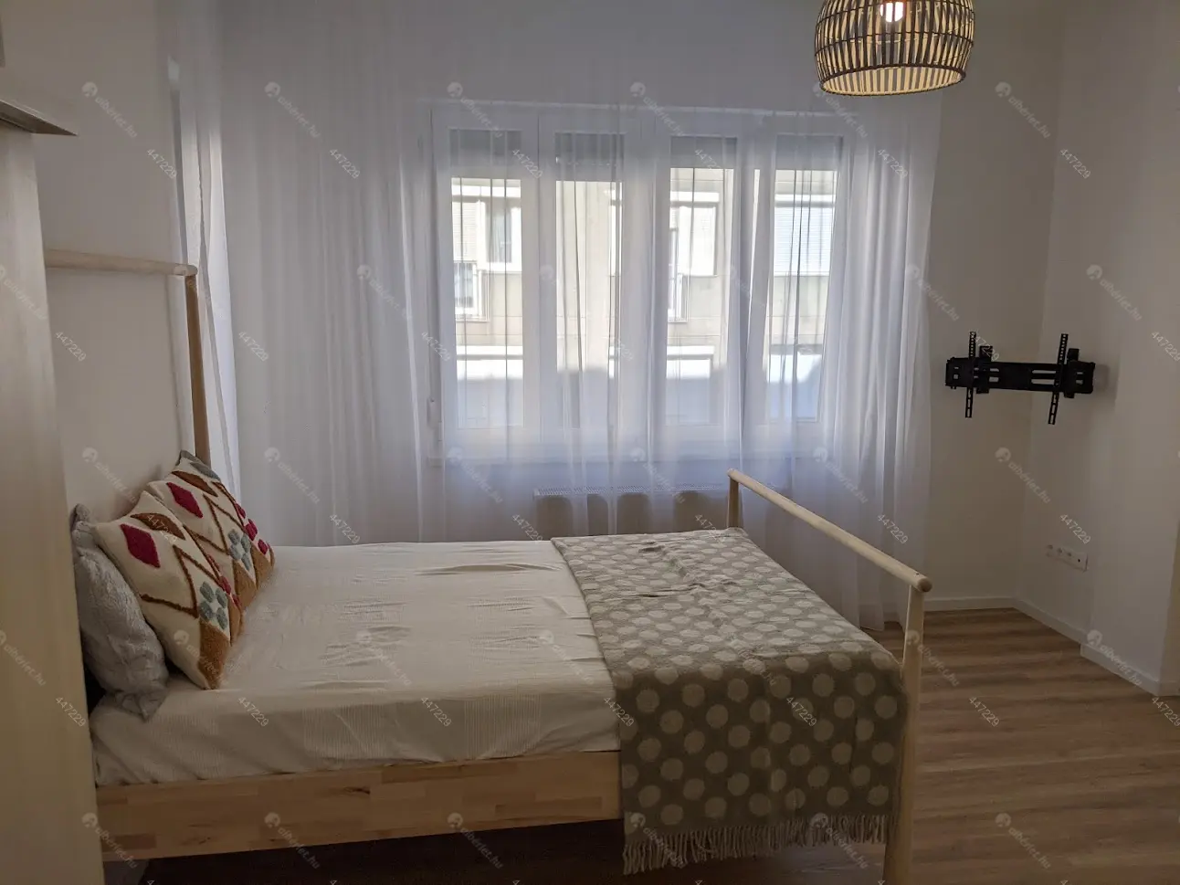 Kiadó albérlet 250000 Ft/hó áron: Budapest, V. kerület  Balaton utca. Mérete: 30 nm, 1 szobás | Alberlet.hu - 5616957