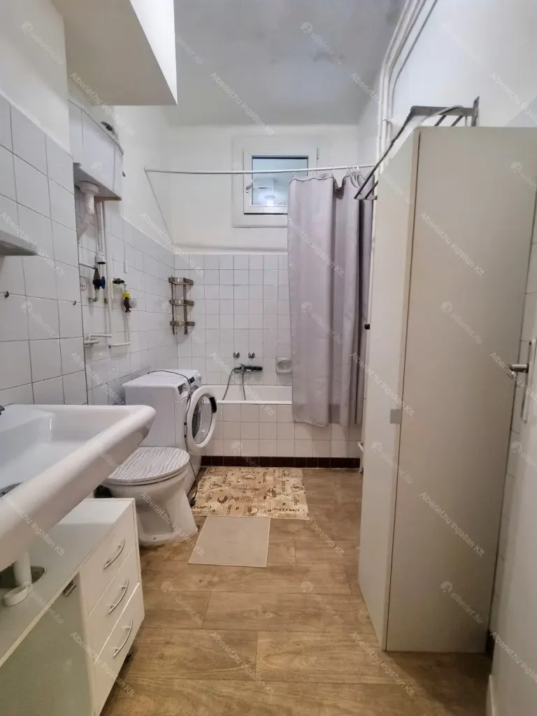 Kiadó albérlet 290000 Ft/hó áron: Budapest, V. kerület  Balaton utca. Mérete: 62 nm, 2 szobás | Alberlet.hu - 6691919