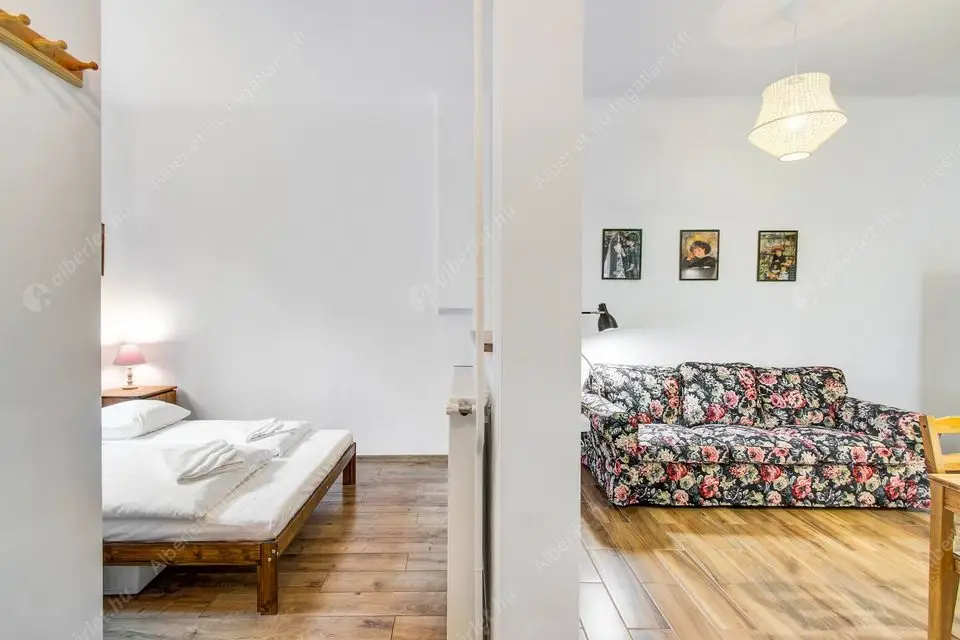 Kiadó albérlet 250000 Ft/hó áron: Budapest, V. kerület  Bástya utca. Mérete: 27 nm, 1 szobás | Alberlet.hu - 6599970