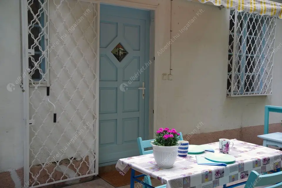 Kiadó albérlet 250000 Ft/hó áron: Budapest, V. kerület  Bástya utca. Mérete: 27 nm, 1 szobás | Alberlet.hu - 6599977