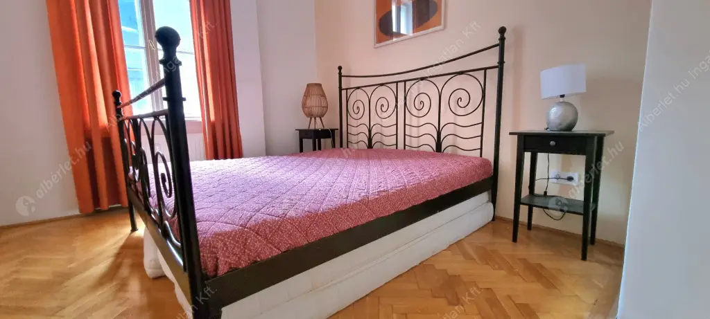 Kiadó albérlet 575000 Ft/hó áron: Budapest, V. kerület  Belgrád rakpart. Mérete: 100 nm, 3 szobás | Alberlet.hu - 6517259