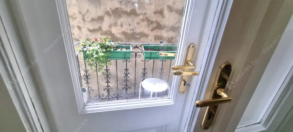 Kiadó albérlet 575000 Ft/hó áron: Budapest, V. kerület  Belgrád rakpart. Mérete: 100 nm, 3 szobás | Alberlet.hu - 6517269