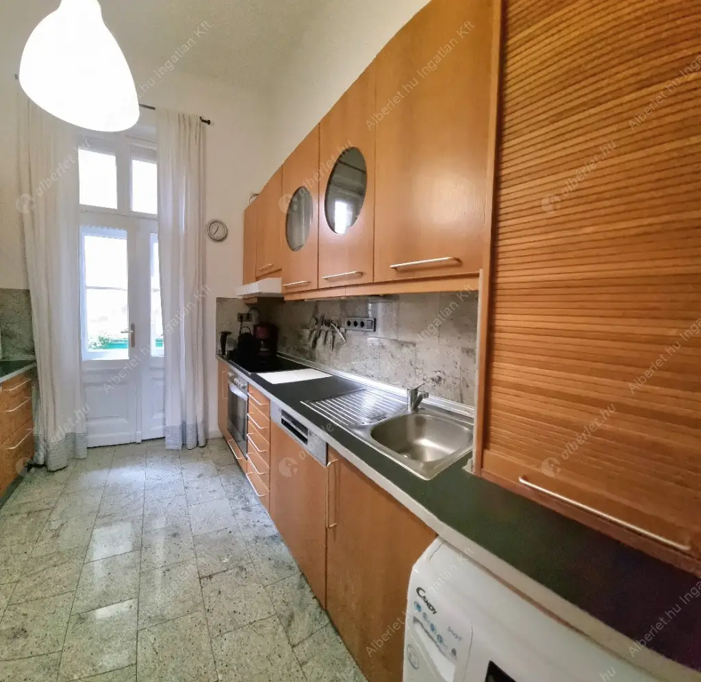 Kiadó albérlet 575000 Ft/hó áron: Budapest, V. kerület  Belgrád rakpart. Mérete: 100 nm, 3 szobás | Alberlet.hu - 6517272