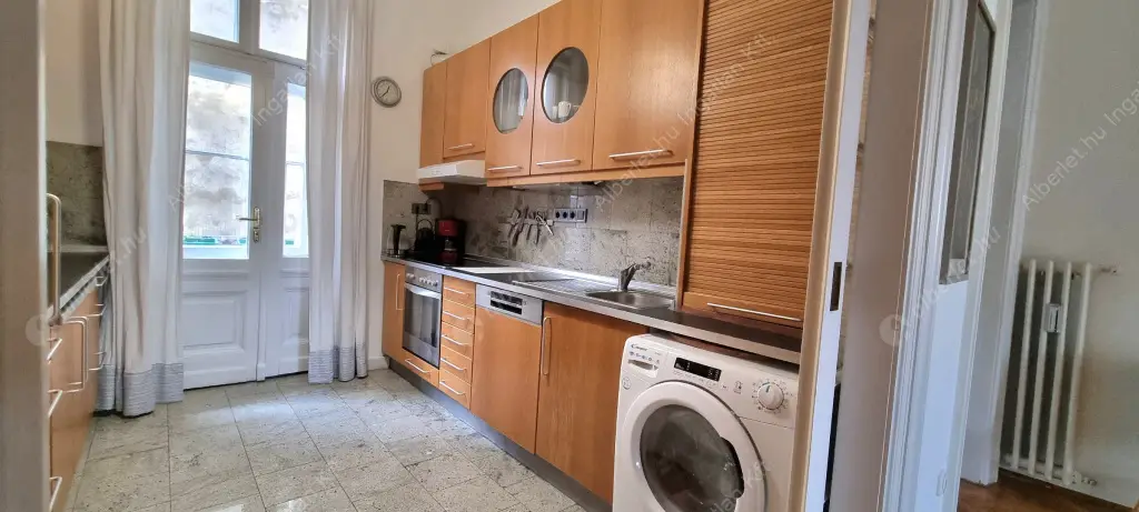 Kiadó albérlet 575000 Ft/hó áron: Budapest, V. kerület  Belgrád rakpart. Mérete: 100 nm, 3 szobás | Alberlet.hu - 6517273