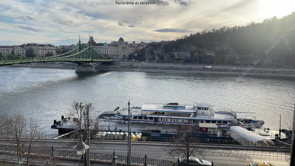 Kiadó albérlet 575000 Ft/hó áron: Budapest, V. kerület  Belgrád rakpart. Mérete: 100 nm, 3 szobás | Alberlet.hu - 6517277